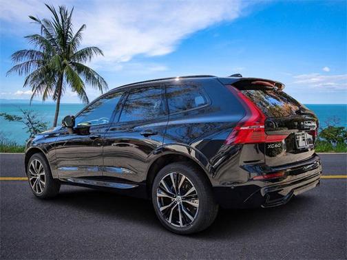 2025 Volvo XC60 B5 Plus