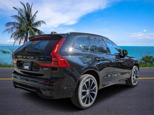 2025 Volvo XC60 B5 Plus