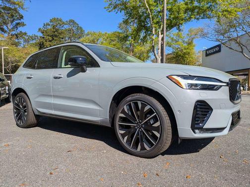 Vapour Grey Metallic 2026 Volvo XC60 B5 Ultra