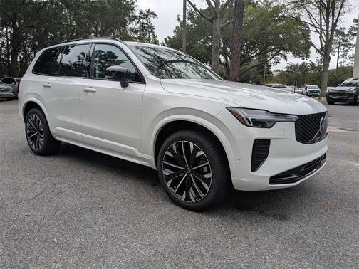 2026 Volvo XC90 B6 Ultra Dark Theme 6-Seater