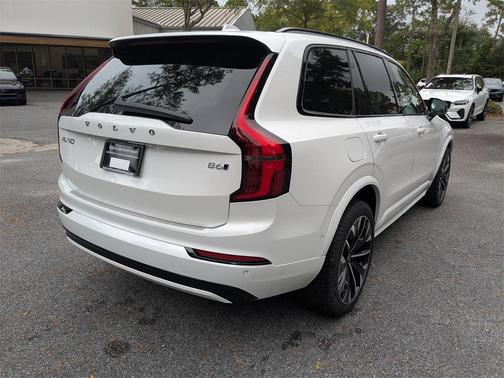 2026 Volvo XC90 B6 Ultra Dark Theme 6-Seater