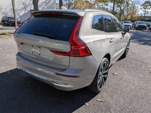 2023 Volvo XC60 B5 Ultimate Bright Theme