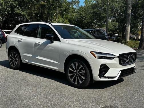 2025 Volvo XC60 B5 Plus