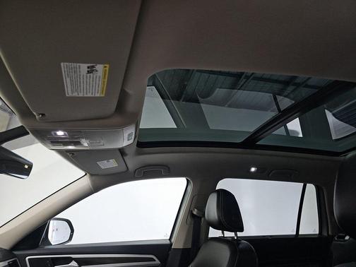 2022 Volkswagen Atlas 3.6L SE w/Technology