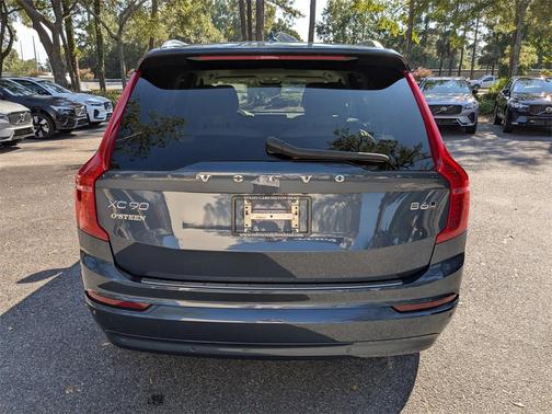 2023 Volvo XC90 B6 Core