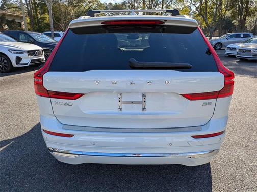 2023 Volvo XC60 B5 Plus Bright Theme