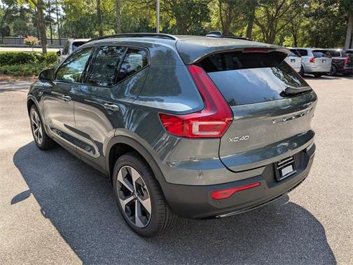 2026 Volvo XC40 B4 Plus
