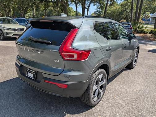 2026 Volvo XC40 B4 Plus