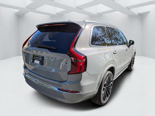 Vapour Grey Metallic 2026 Volvo XC90 Plus, B6 AWD Gas (mild hybrid), Gasoline, Bright, 7 Seats