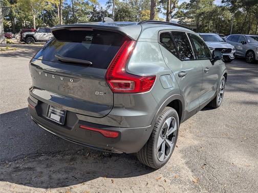 2026 Volvo XC40 B5 Plus
