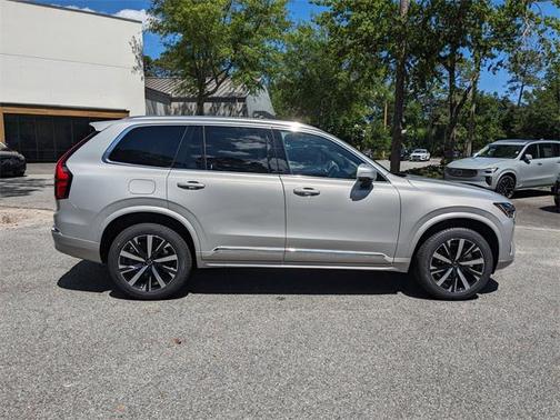 2025 Volvo XC90 B6 Core