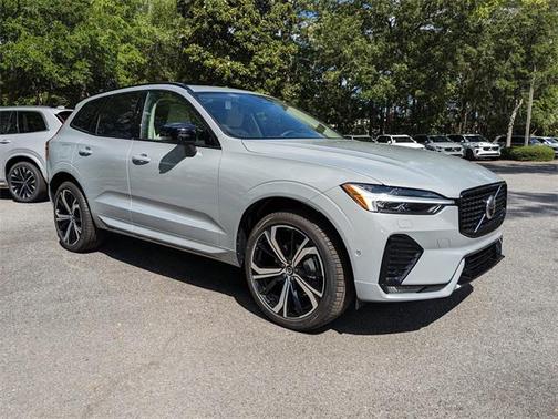 2025 Volvo XC60 B5 Ultra