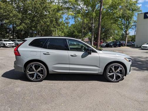2025 Volvo XC60 B5 Ultra
