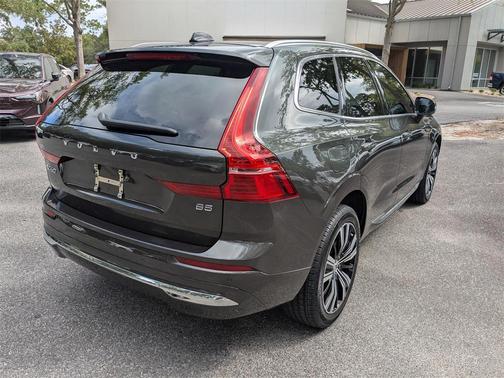 2022 Volvo XC60 B5 Inscription