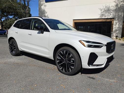 2026 Volvo XC60 B5 Ultra