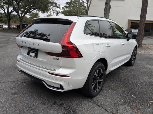 2026 Volvo XC60 B5 Core