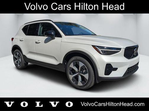 Crystal White 2026 Volvo XC40 B5 Plus