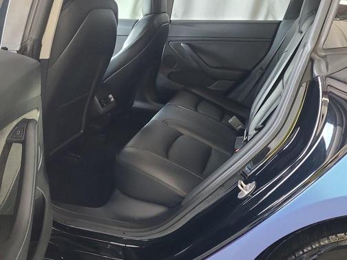 2022 Tesla Model 3 Standard Range