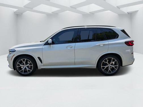 Mineral White Metallic 2021 BMW X5 xDrive40i