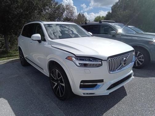 2023 Volvo XC90 B5 Plus