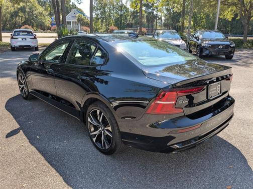 2025 Volvo S60 B5 Plus