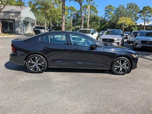 2025 Volvo S60 B5 Plus