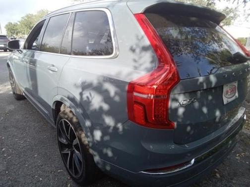 2023 Volvo XC90 B5 Plus