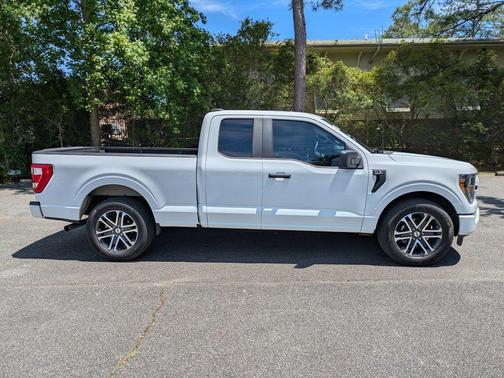 Oxford White 2023 Ford F-150 XL