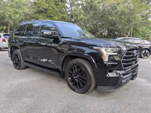 2024 Toyota Sequoia SR5