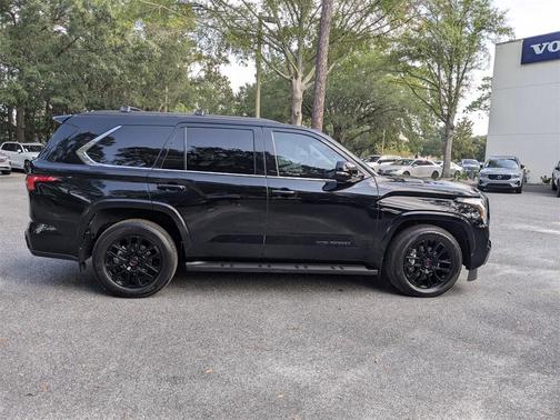 2024 Toyota Sequoia SR5