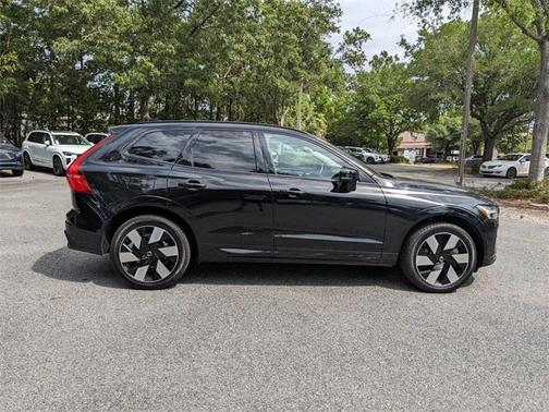 2024 Volvo XC60 Recharge Plug-In Hybrid T8 Plus Dark Theme
