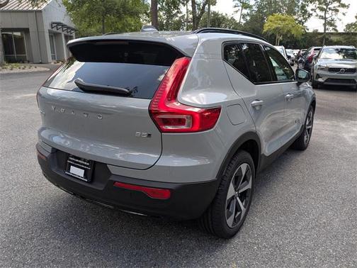 2026 Volvo XC40 B5 Plus