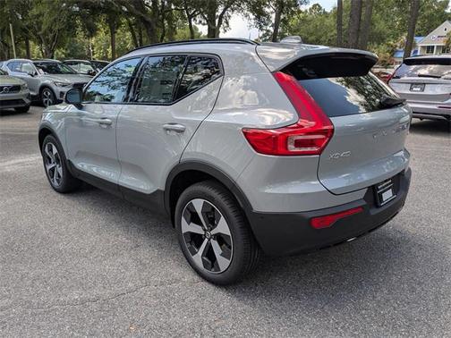 2026 Volvo XC40 B5 Plus