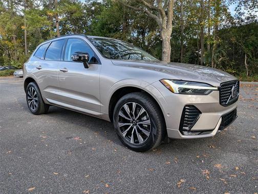 2024 Volvo XC60 B5 Plus Dark Theme