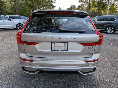 2024 Volvo XC60 B5 Plus Dark Theme