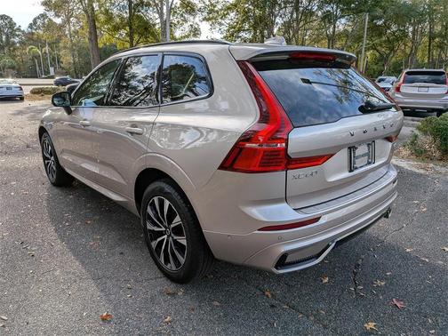 2024 Volvo XC60 B5 Plus Dark Theme