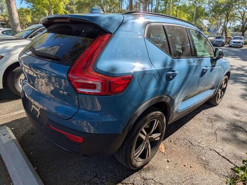 Fjord Blue Metallic 2023 Volvo XC40 B5 Plus Dark Theme