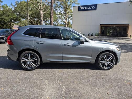 2019 Volvo XC60 T6 Momentum