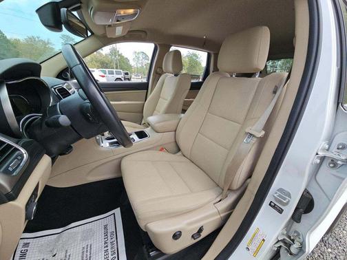 2022 Jeep Grand Cherokee Laredo