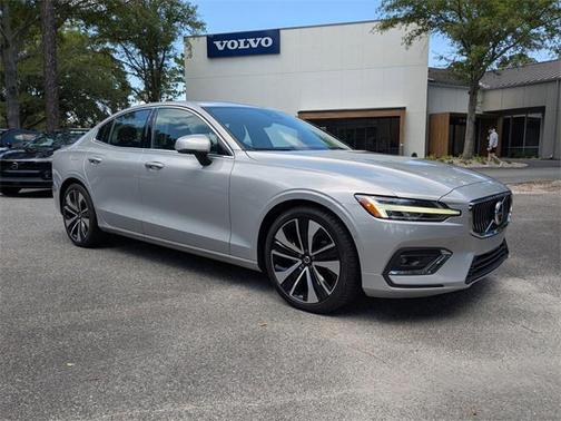 2023 Volvo S60 B5 Ultimate Bright Theme