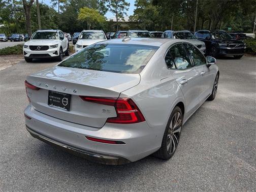 2023 Volvo S60 B5 Ultimate Bright Theme