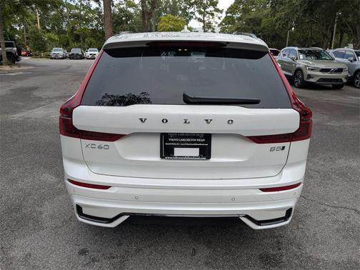 2026 Volvo XC60 B5 Core