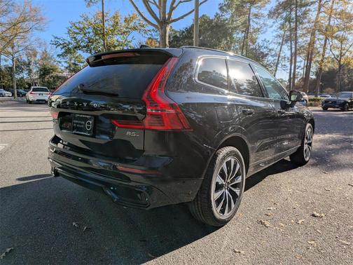 2024 Volvo XC60 B5 Plus Dark Theme
