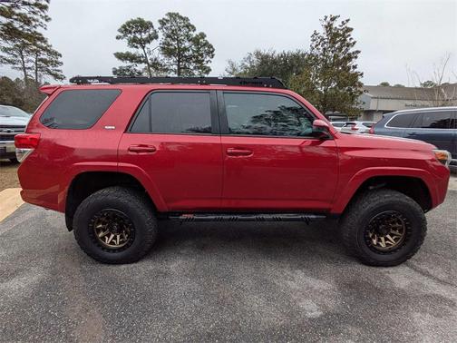 2022 Toyota 4Runner SR5