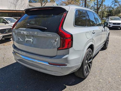 2025 Volvo XC90 B6 Core