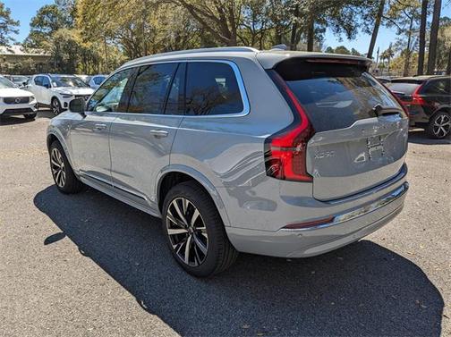 2025 Volvo XC90 B6 Core