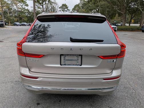 2023 Volvo XC60 B5 Ultimate Bright Theme