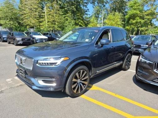 2023 Volvo XC90 B6 Plus 6-Seater