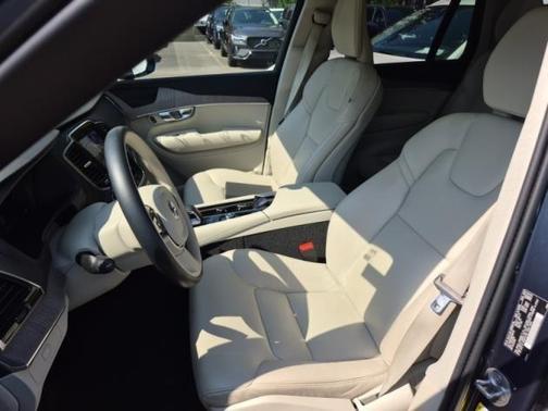 2023 Volvo XC90 B6 Plus 6-Seater