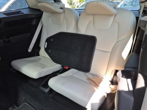 2023 Volvo XC90 B6 Plus 6-Seater